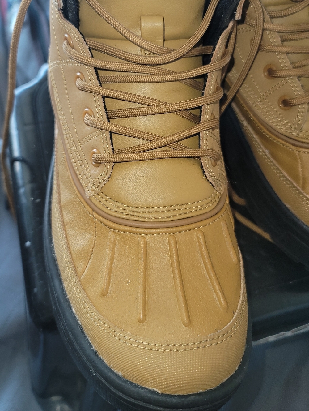 Nike Youth Black Athletic Shoes with Yellow Accent - Picture 5 of 8